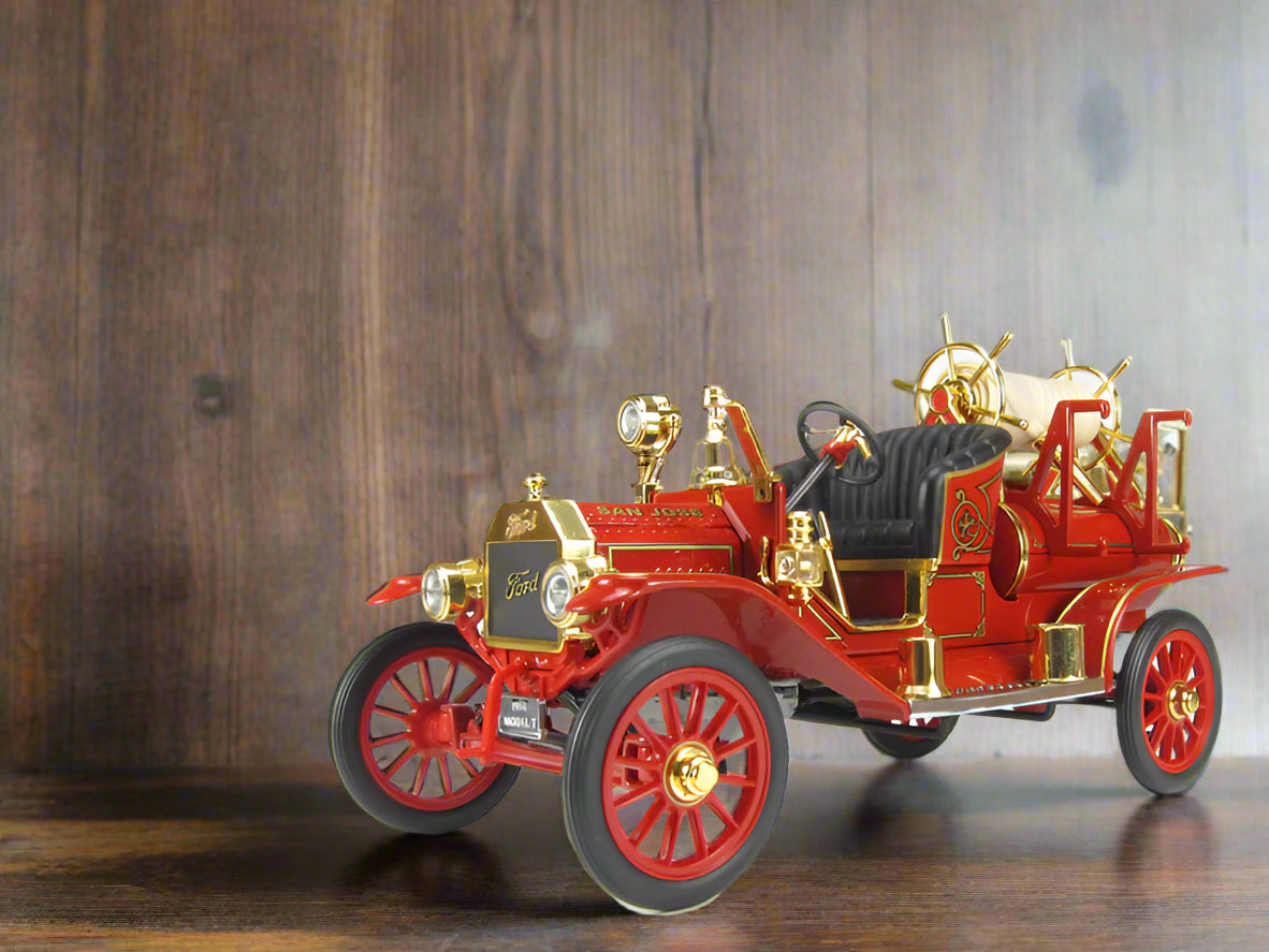 1914 Ford Model T Fire Engine Red 1/18 Diecast Model by Road Signature