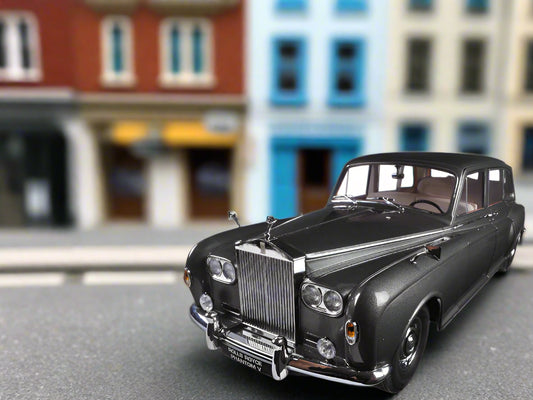 1964 Rolls Royce Phantom V 1/18 Diecast Model